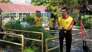 LDS-charities voluntary-work-in Tasputra-garden-2016-(25)